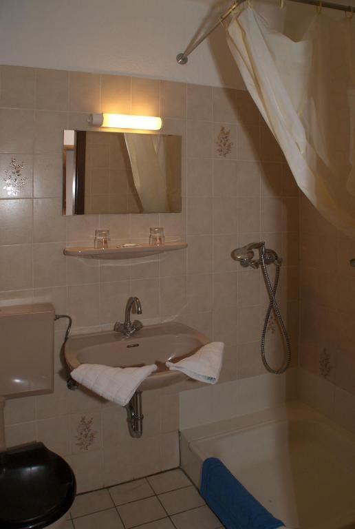 Landgasthof Guentersen Adelebsen Kamer foto